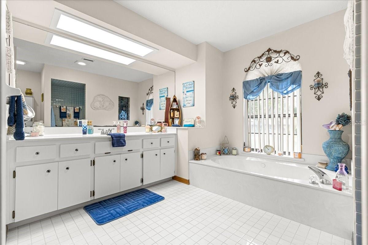 SUNRISE LAKE ESTATES - Residential