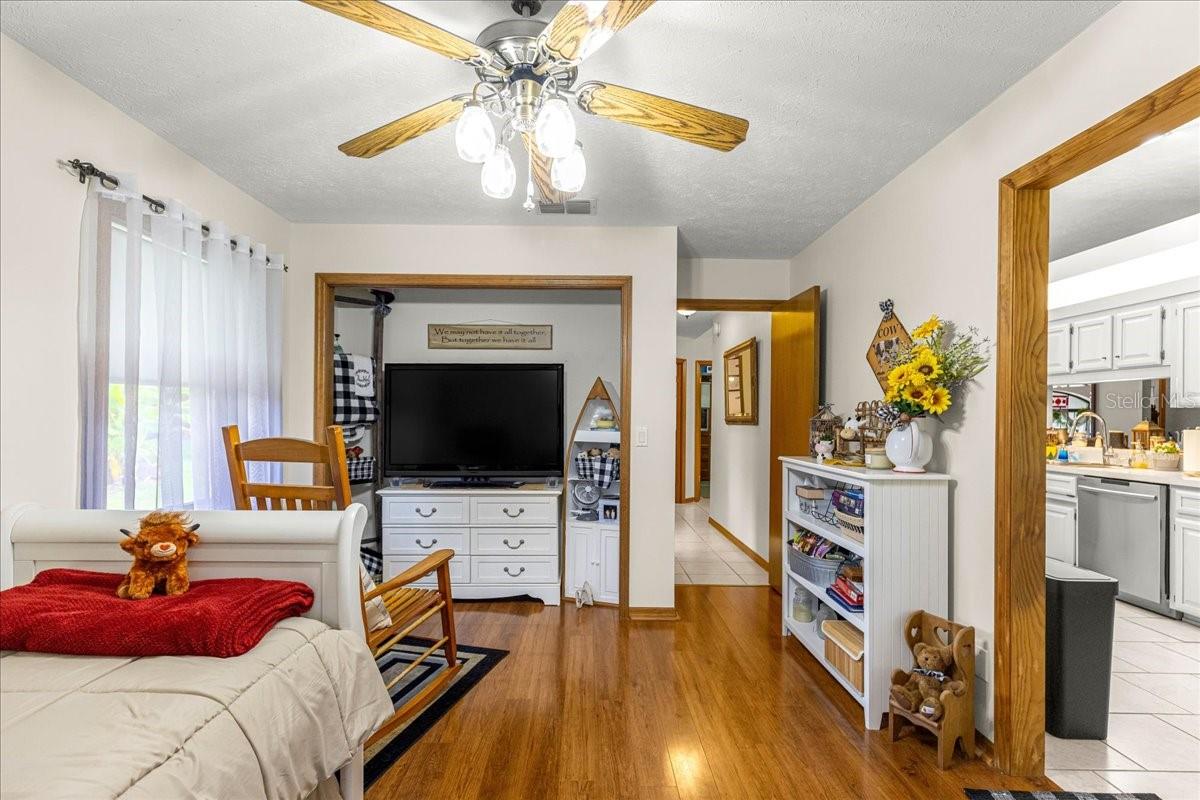 SUNRISE LAKE ESTATES - Residential