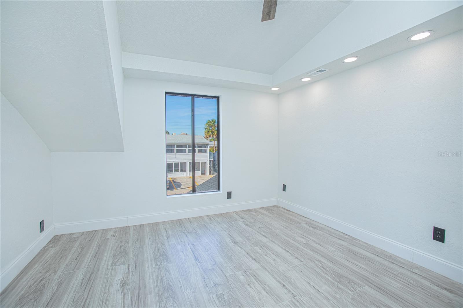 FUQUAYS DAYTONA BEACH - Residential