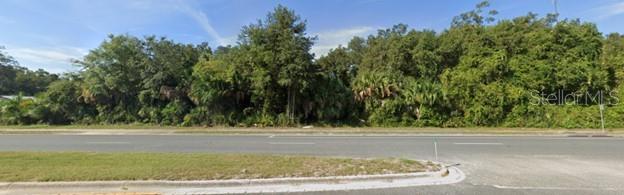 This 0.92-acre residential lot in Chiefland, FL, offers a fantastic opportunity to build your dream home. Located just off S Main St, the property combines the convenience of easy access to major roads with the peacefulness of a rural setting.
The lot provides plenty of space for a custom home, with room for gardens, outdoor activities, or additional structures. It’s a short drive from downtown Chiefland.
Zoned for residential use and ready for development, this property is an ideal choice for those seeking a tranquil spot to settle or invest in a growing area.
