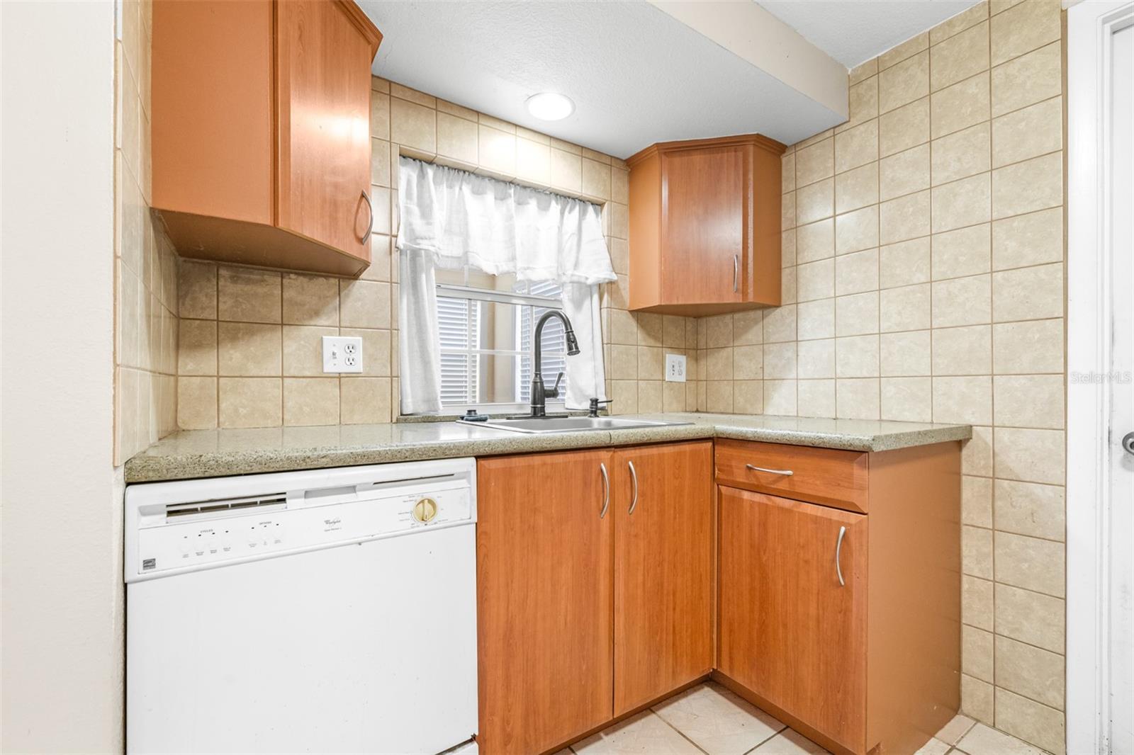 SOUTH VENICE - Residential