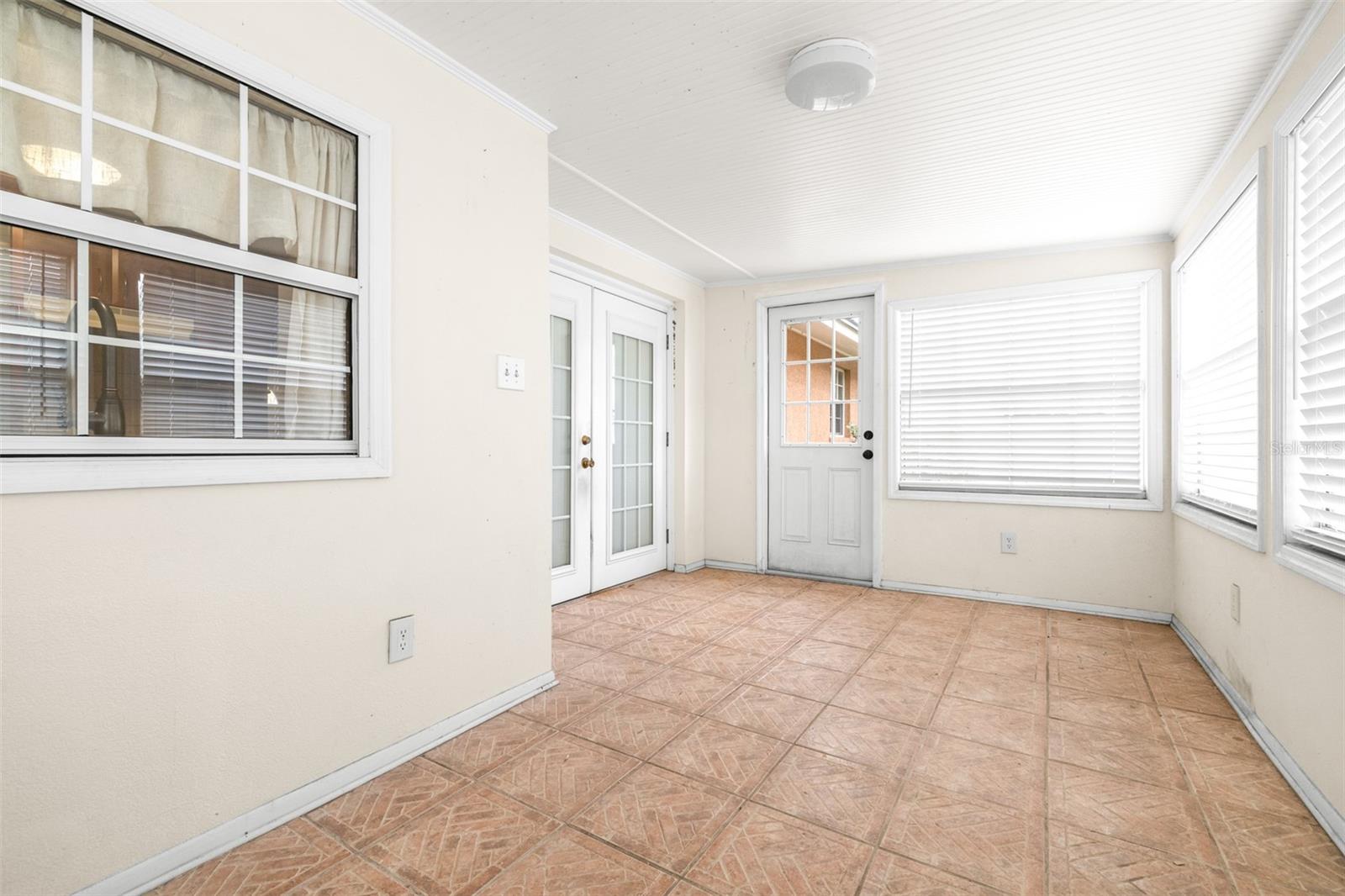 SOUTH VENICE - Residential