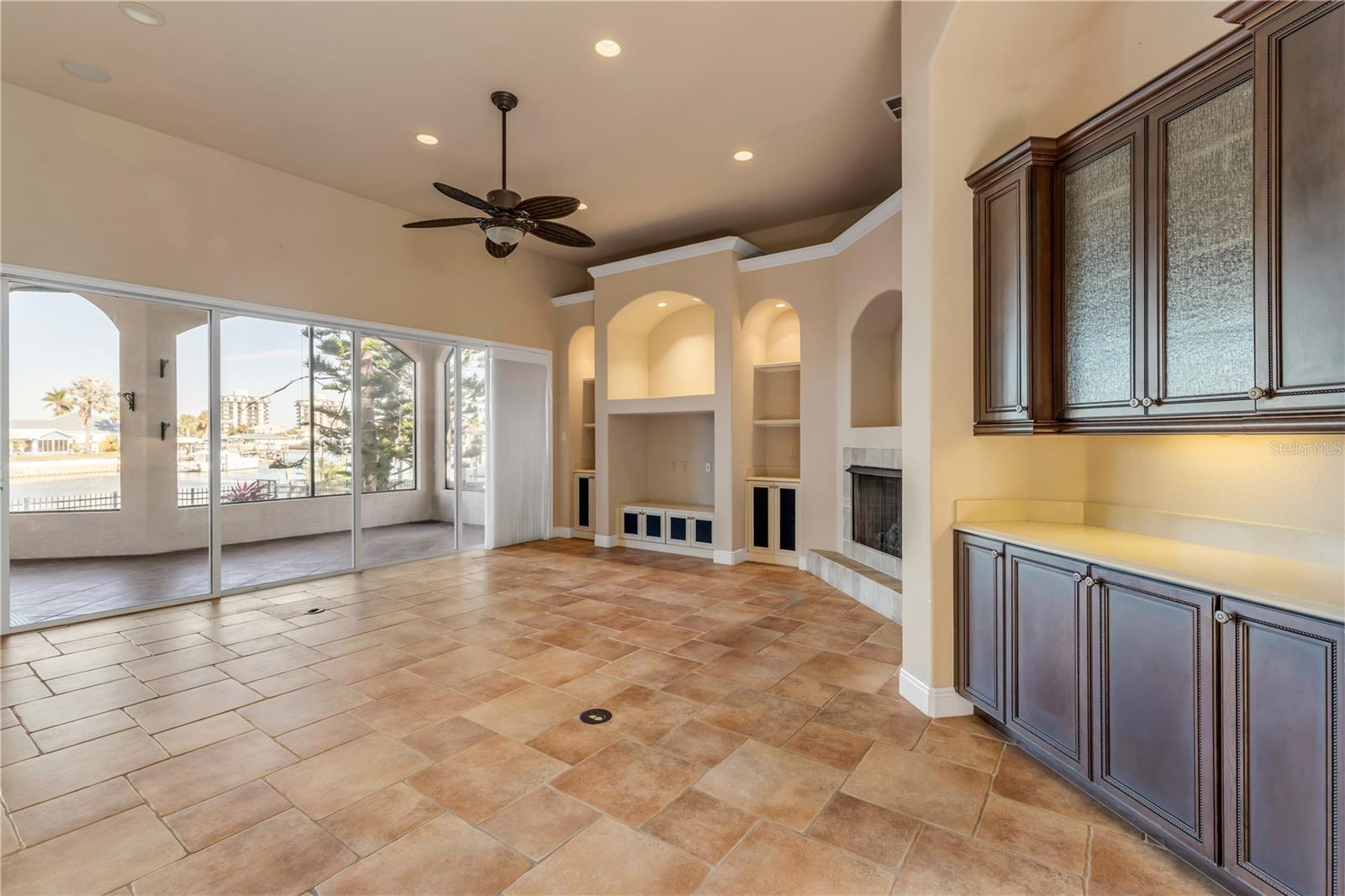 VENEZIA UNIT 02 - Residential