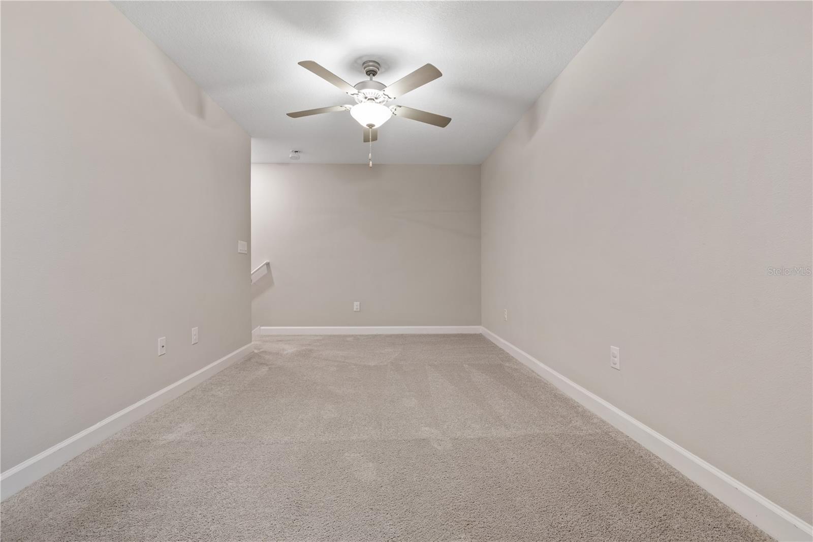 WILLOW SQUARE TWNHMS - Residential
