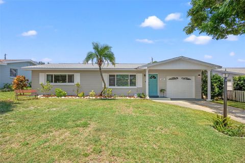 A home in SEMINOLE