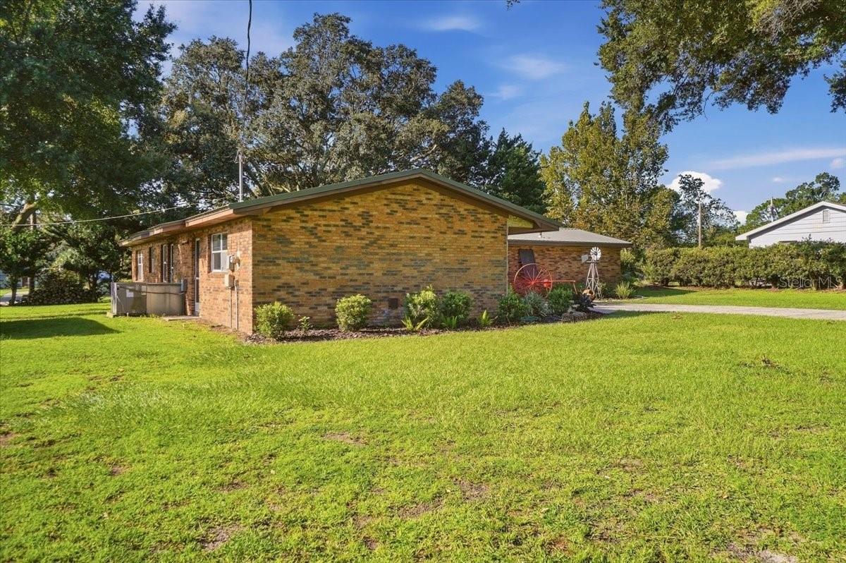 611 E HIGHLAND DRIVE