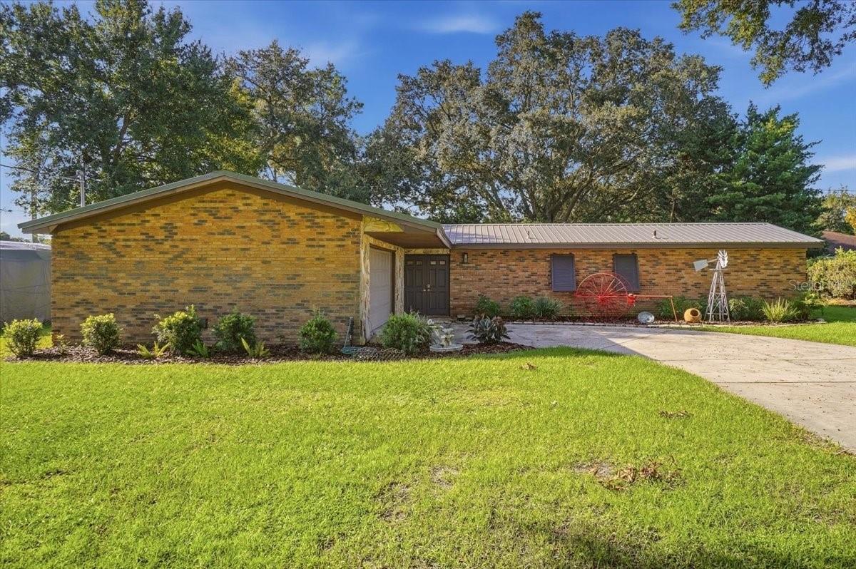 611 E HIGHLAND DRIVE