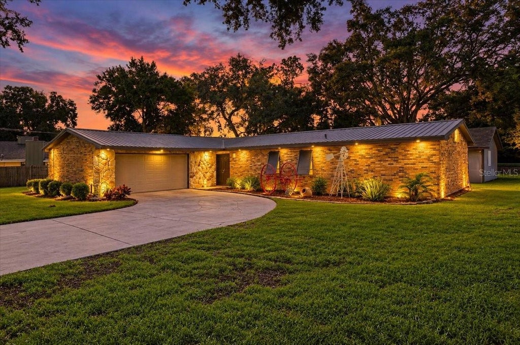 Photo of 611 E Highland Drive, Lakeland, FL 33813 (MLS # L4965151)