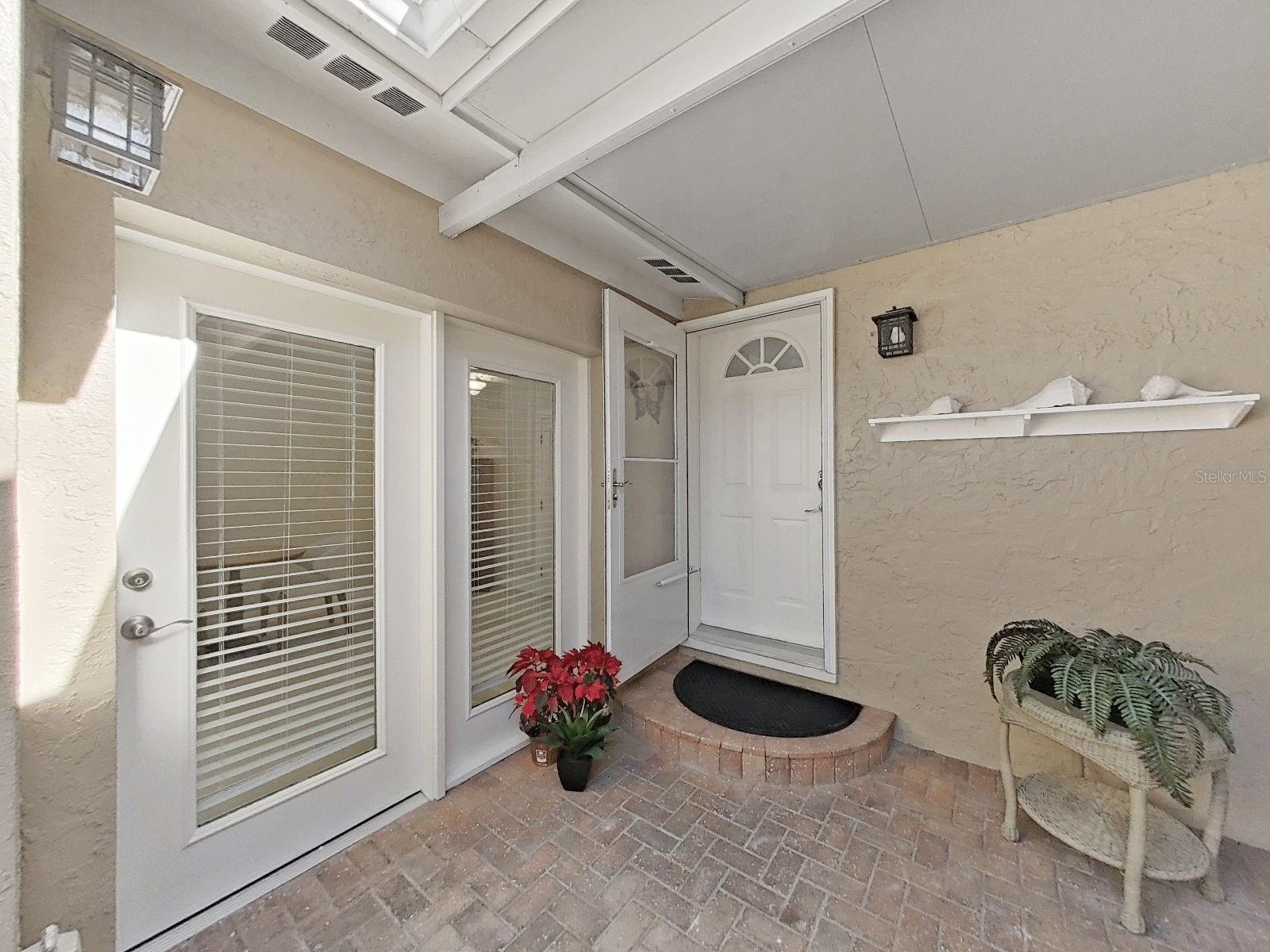 LA HACIENDA CONDO - Residential