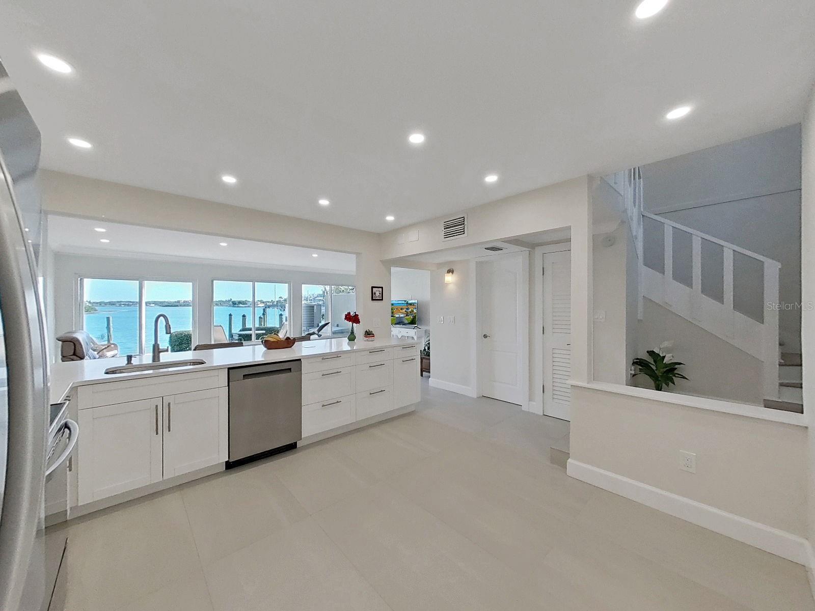 LA HACIENDA CONDO - Residential