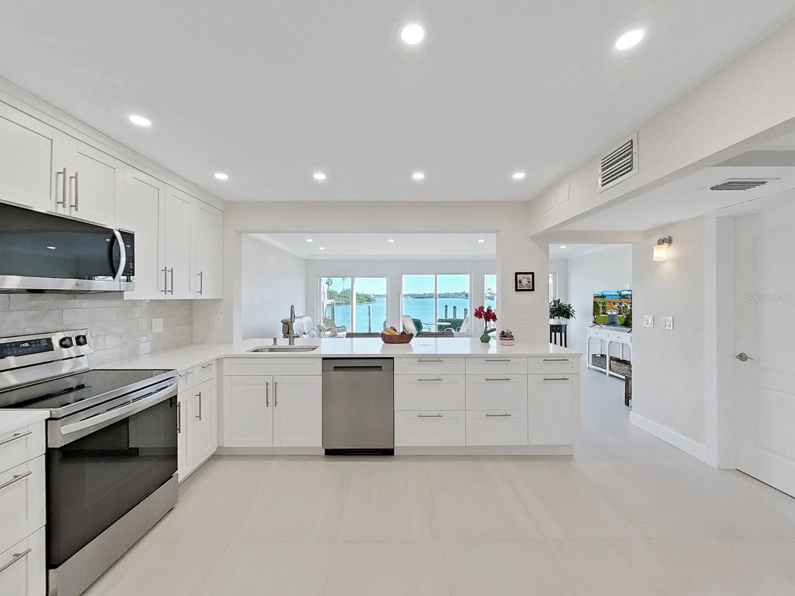 LA HACIENDA CONDO - Residential