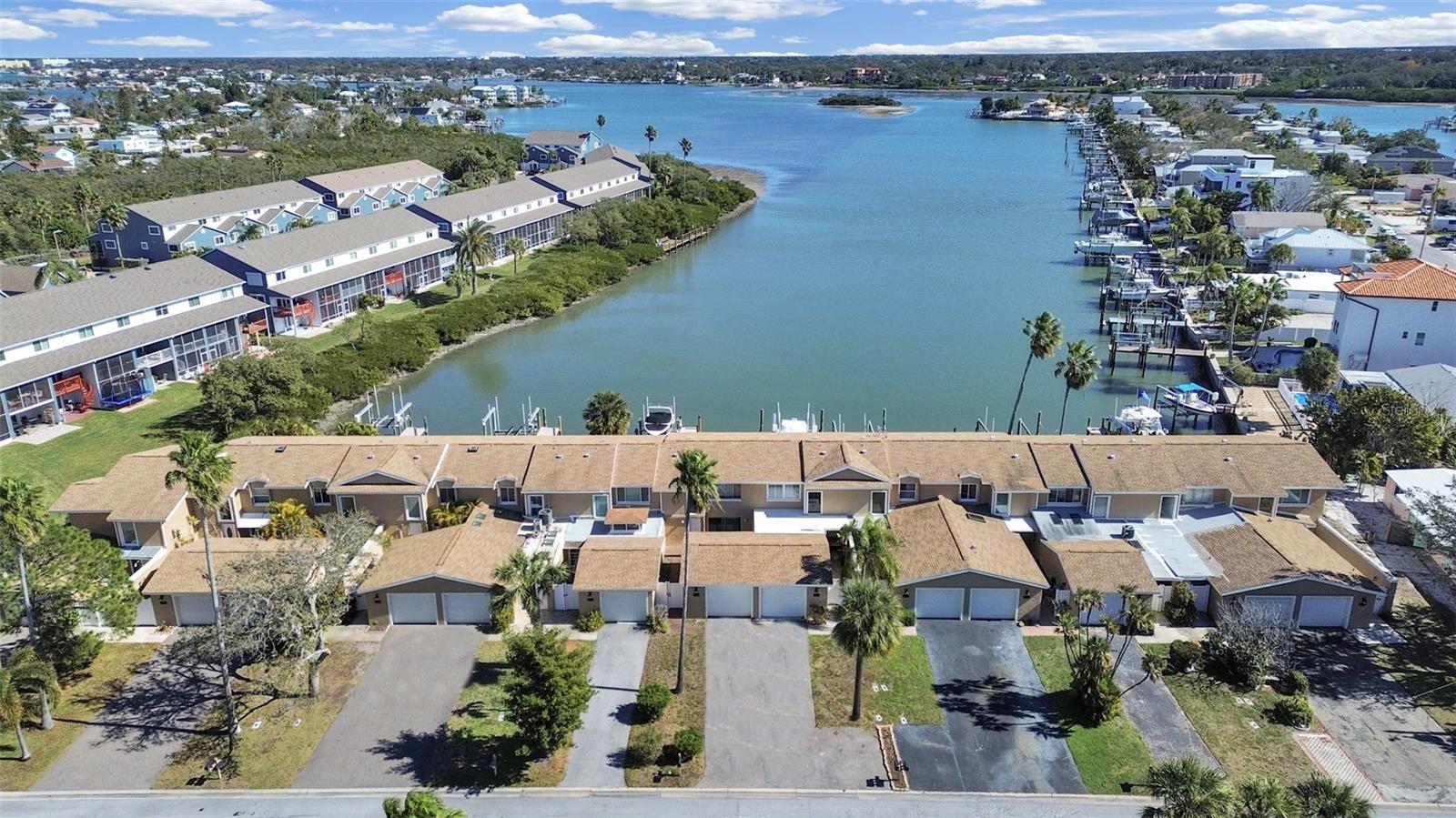 LA HACIENDA CONDO - Residential