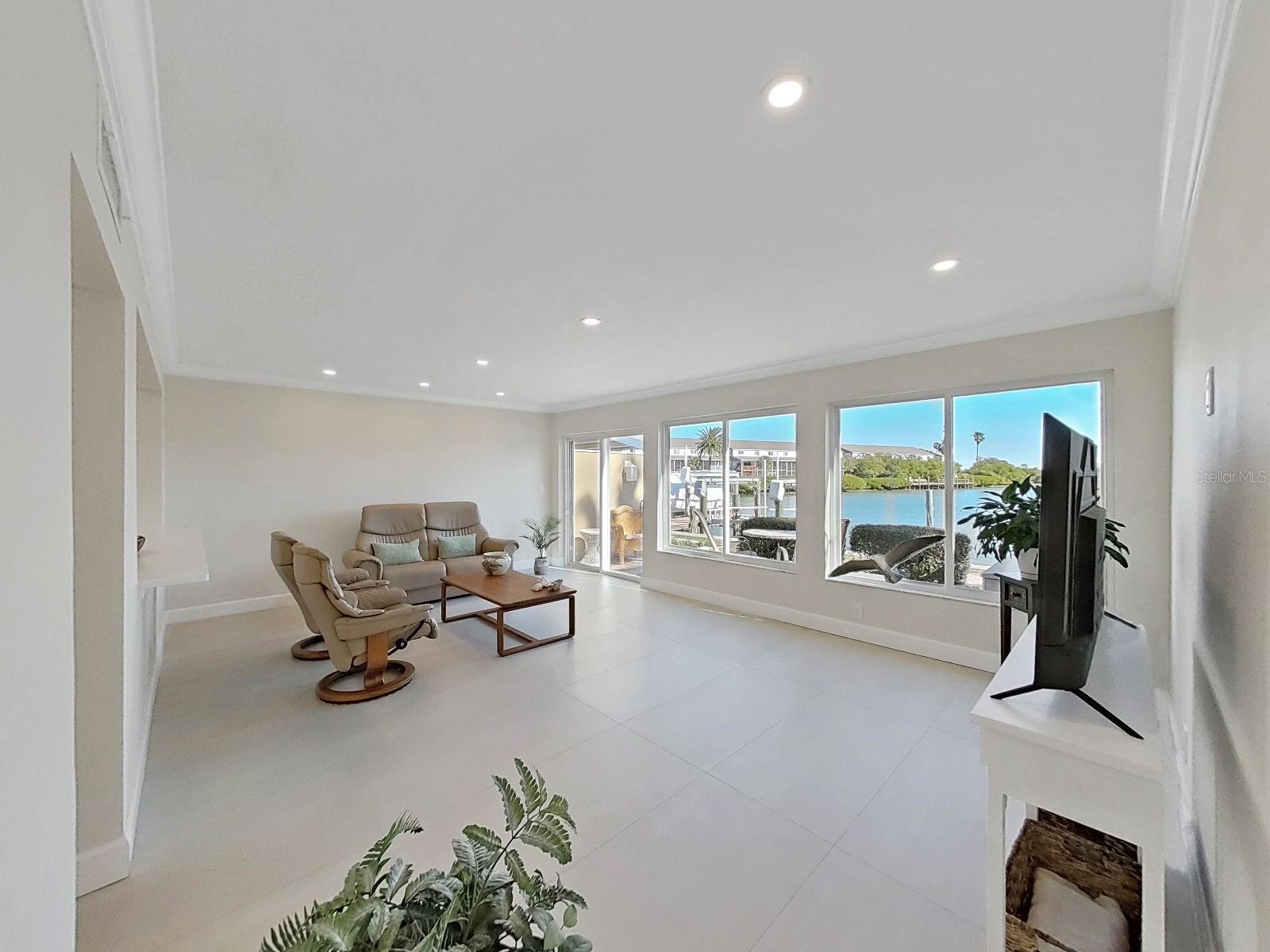 LA HACIENDA CONDO - Residential