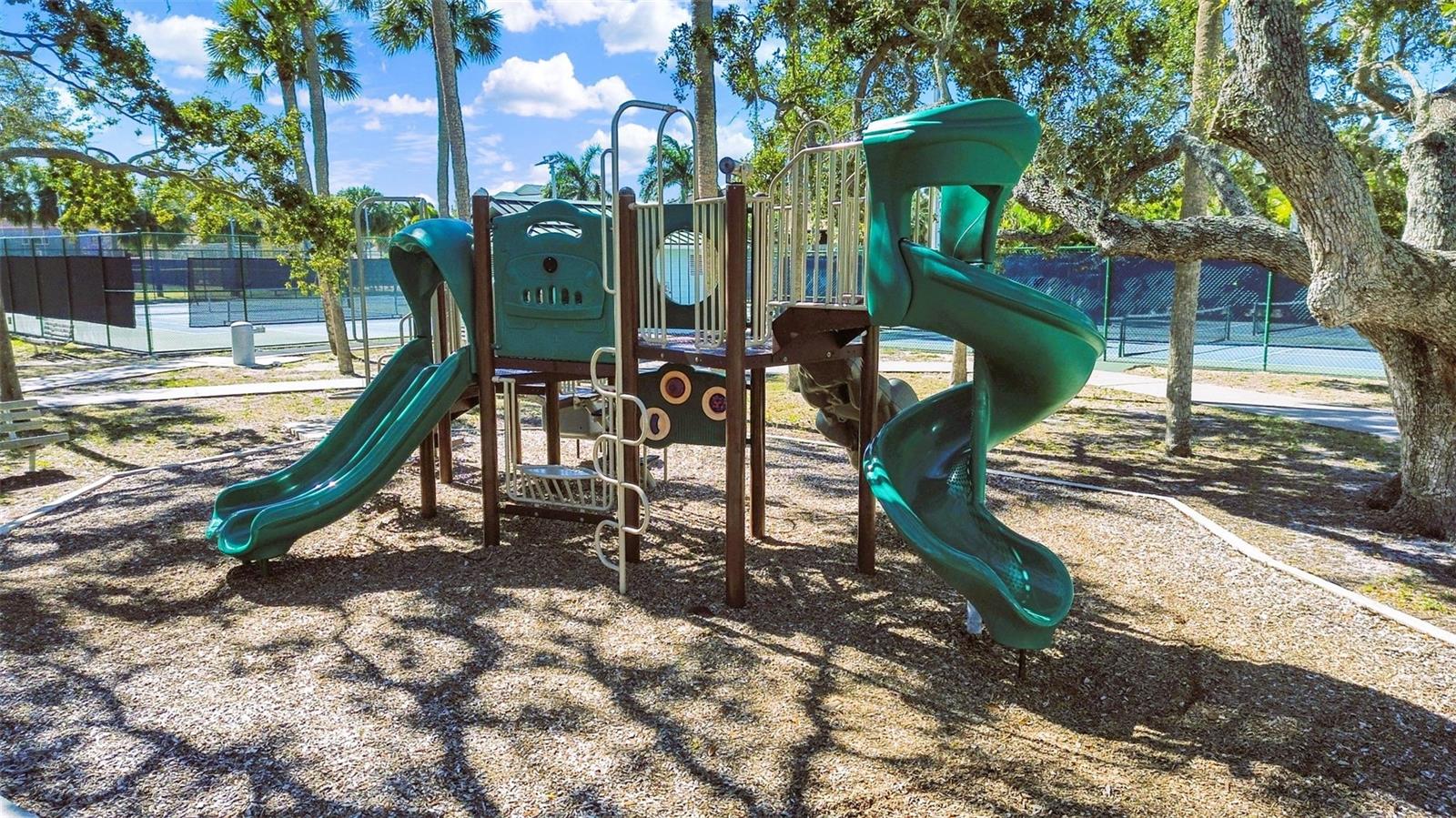 LA HACIENDA CONDO - Residential