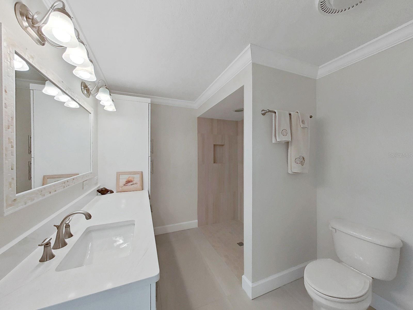 LA HACIENDA CONDO - Residential