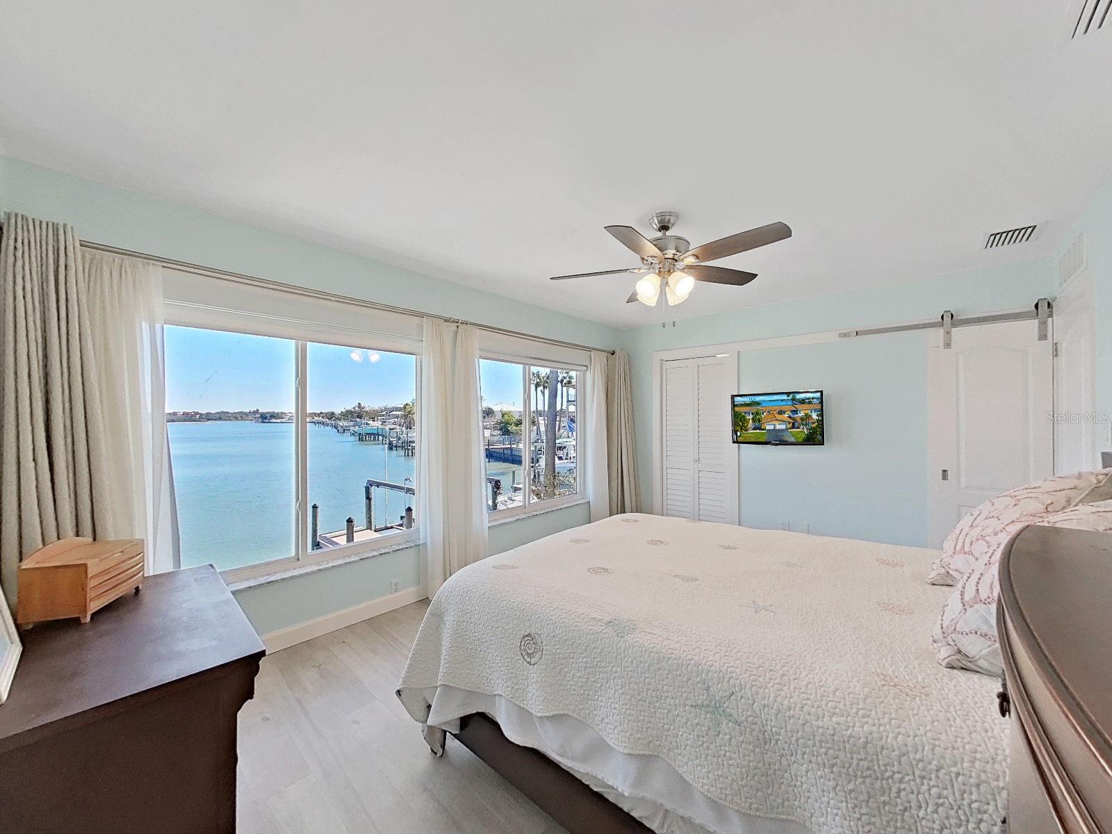 LA HACIENDA CONDO - Residential