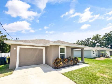 A home in AUBURNDALE