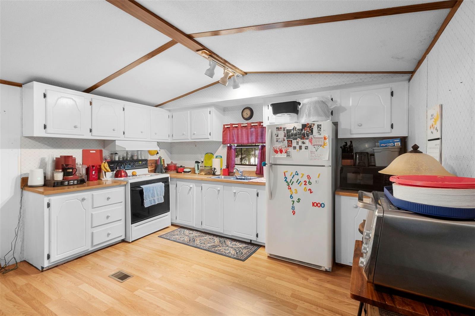 CROWS BLUFF COMMUNITY CENTER - Residential