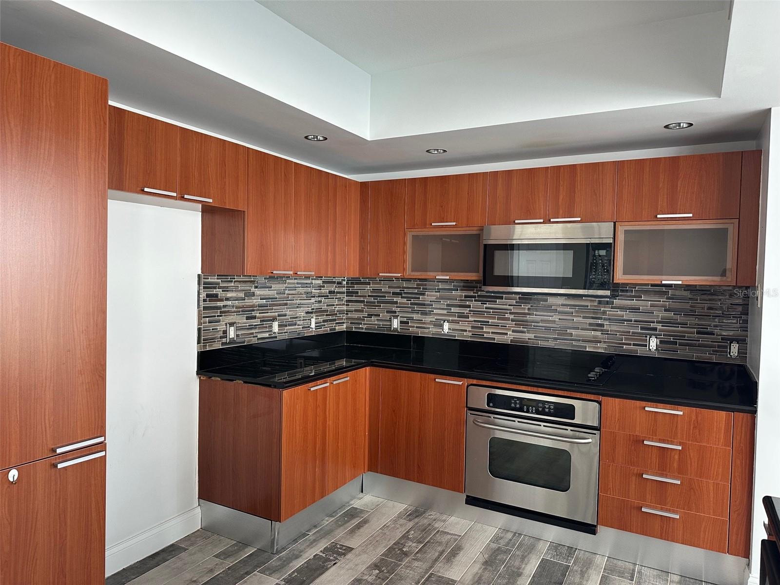 231 RIVERSIDE DRIVE 1510-1