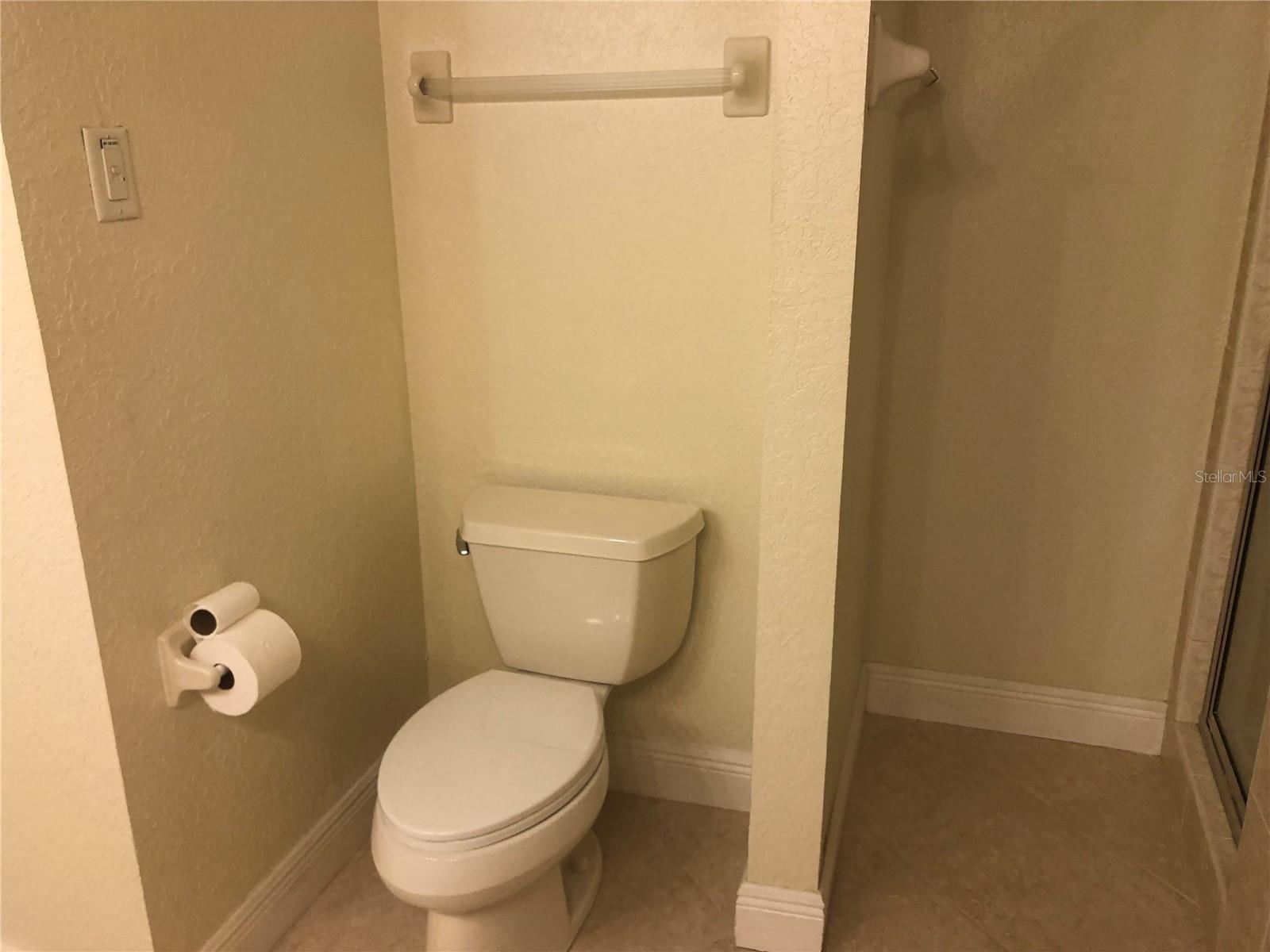 ENTRADA CONDO - Residential Lease