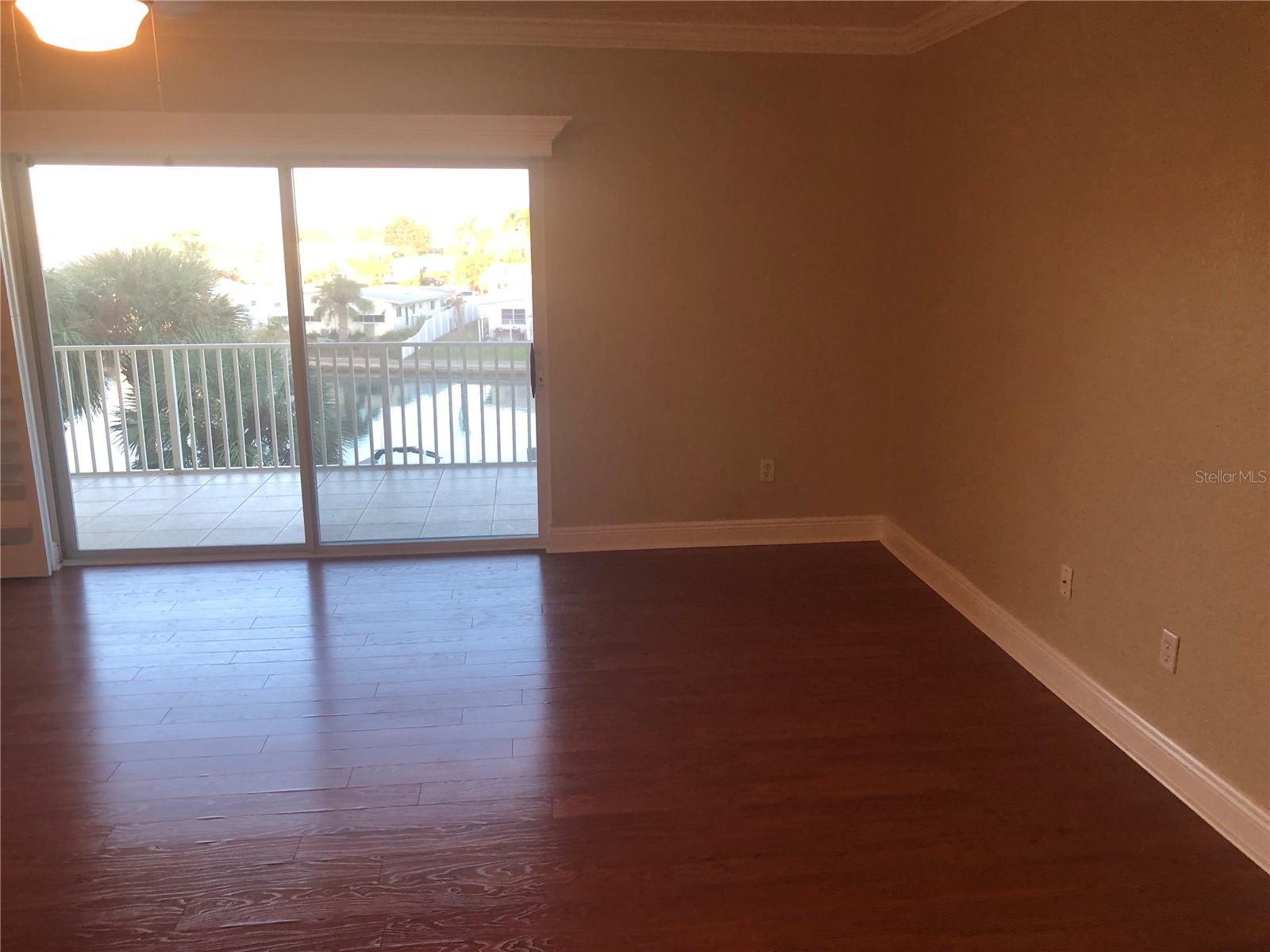 ENTRADA CONDO - Residential Lease