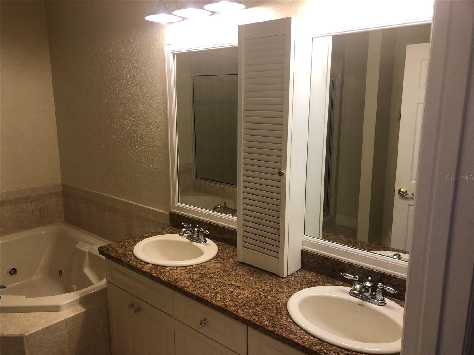 ENTRADA CONDO - Residential Lease