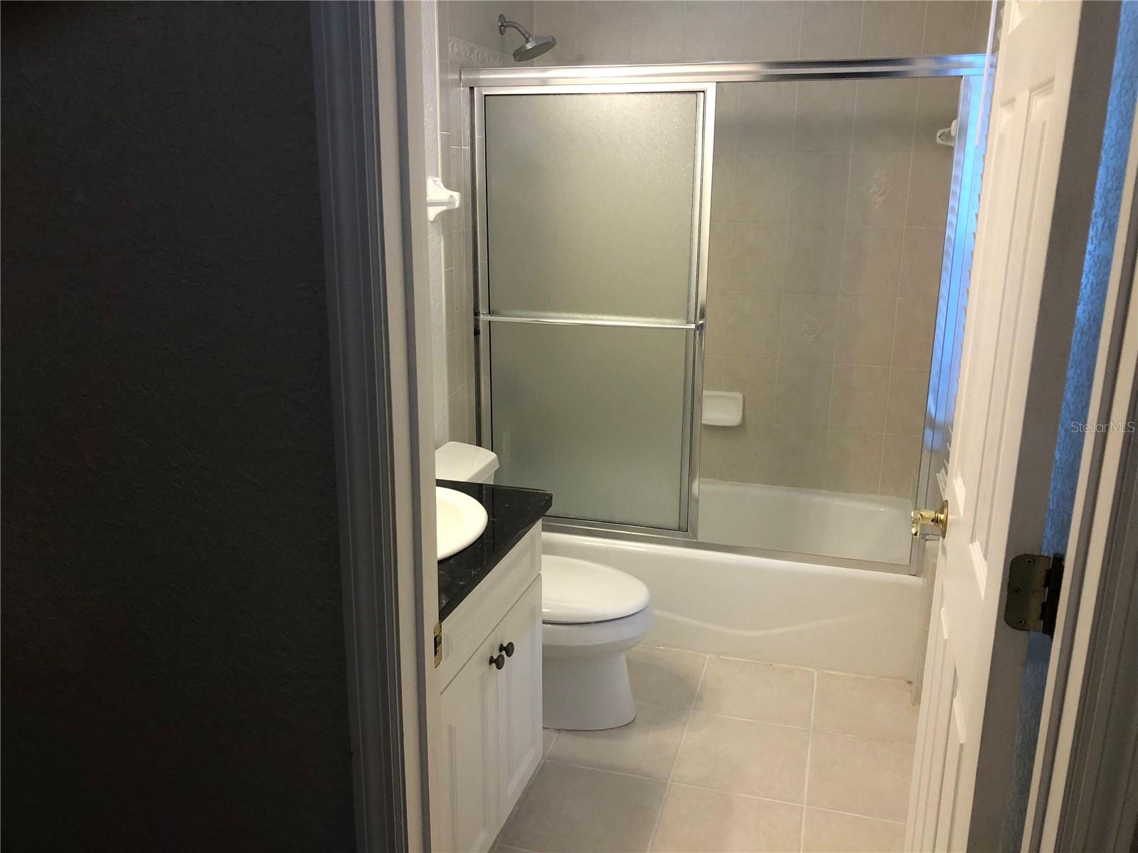 ENTRADA CONDO - Residential Lease