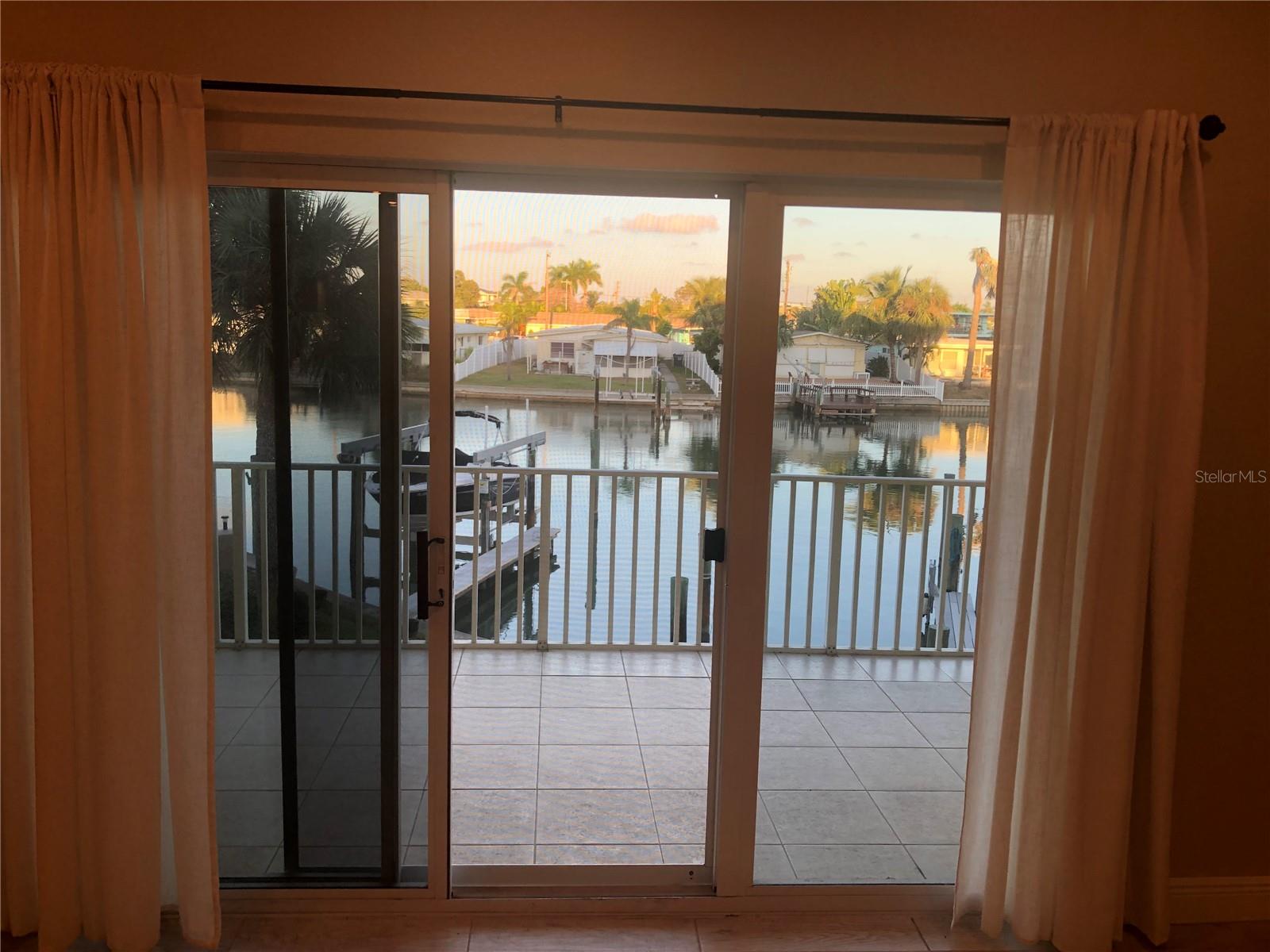 ENTRADA CONDO - Residential Lease