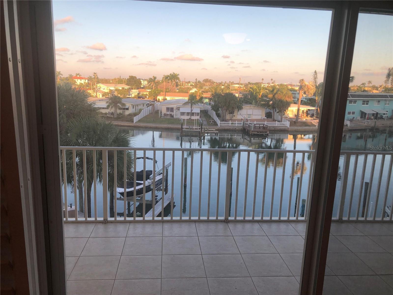 ENTRADA CONDO - Residential Lease