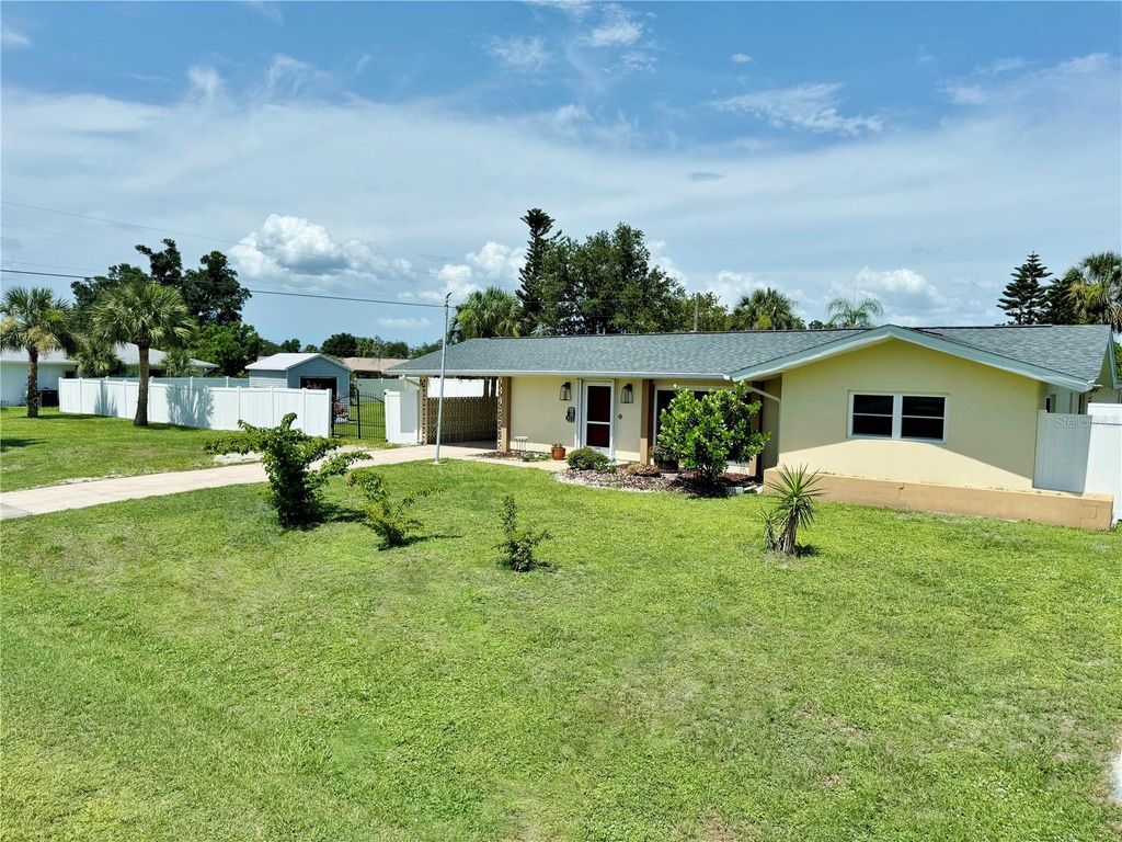 Photo of 3122 Scranton Street, Port Charlotte, FL 33952 (MLS # C7510316)