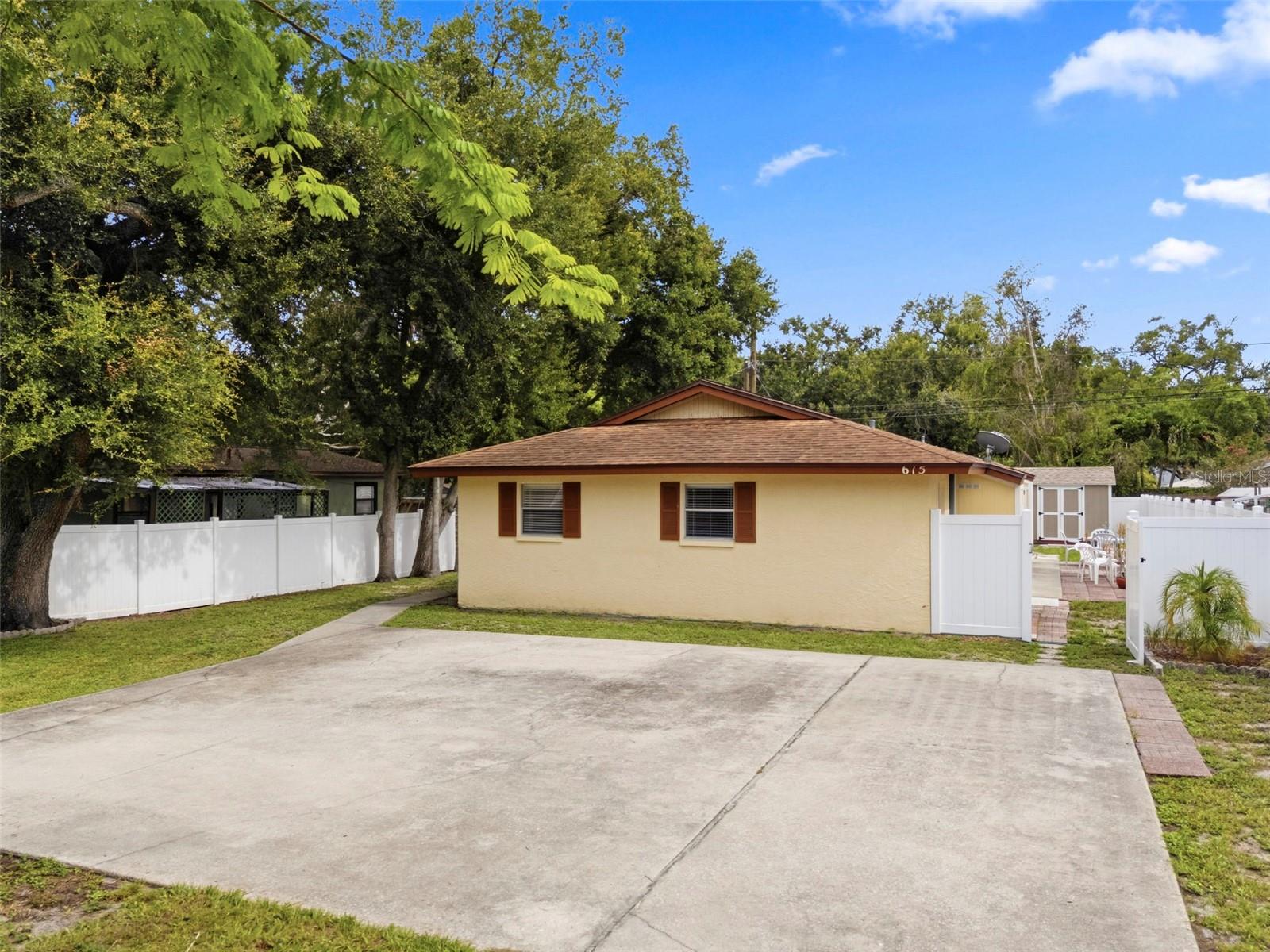 615 2Nd Ave NE, Largo, FL 33770