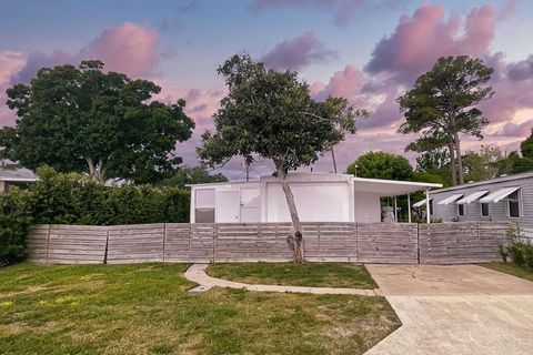 A home in PORT ORANGE