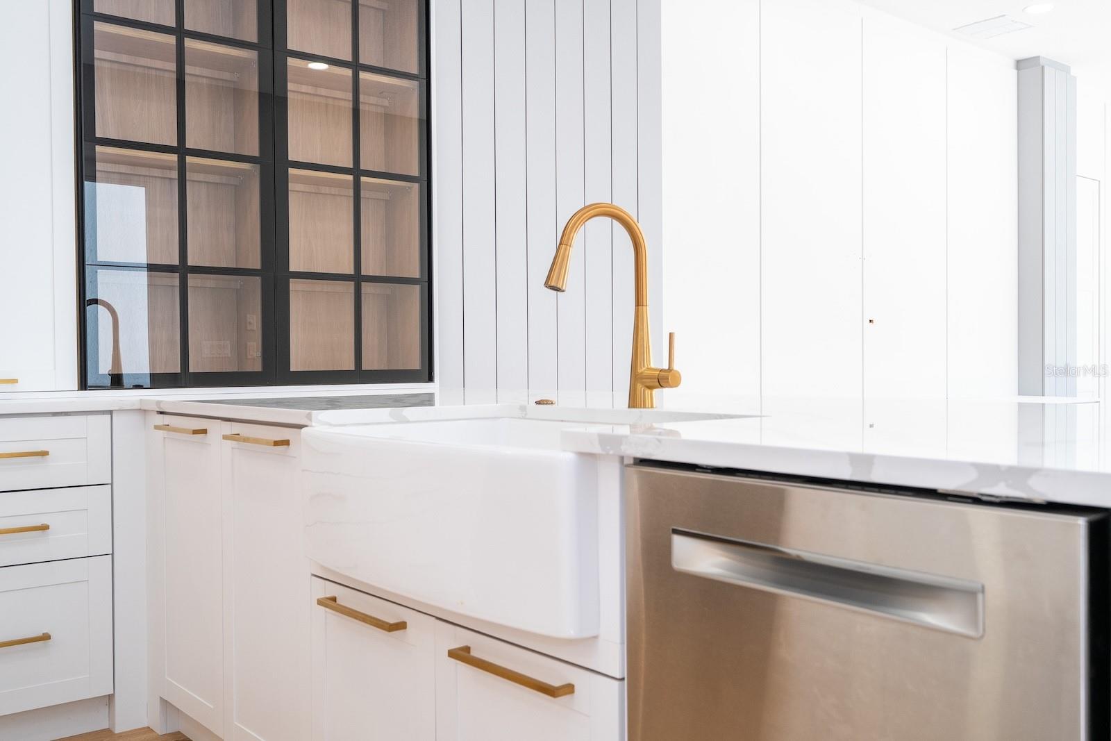 KEENES POINTE - Residential Lease