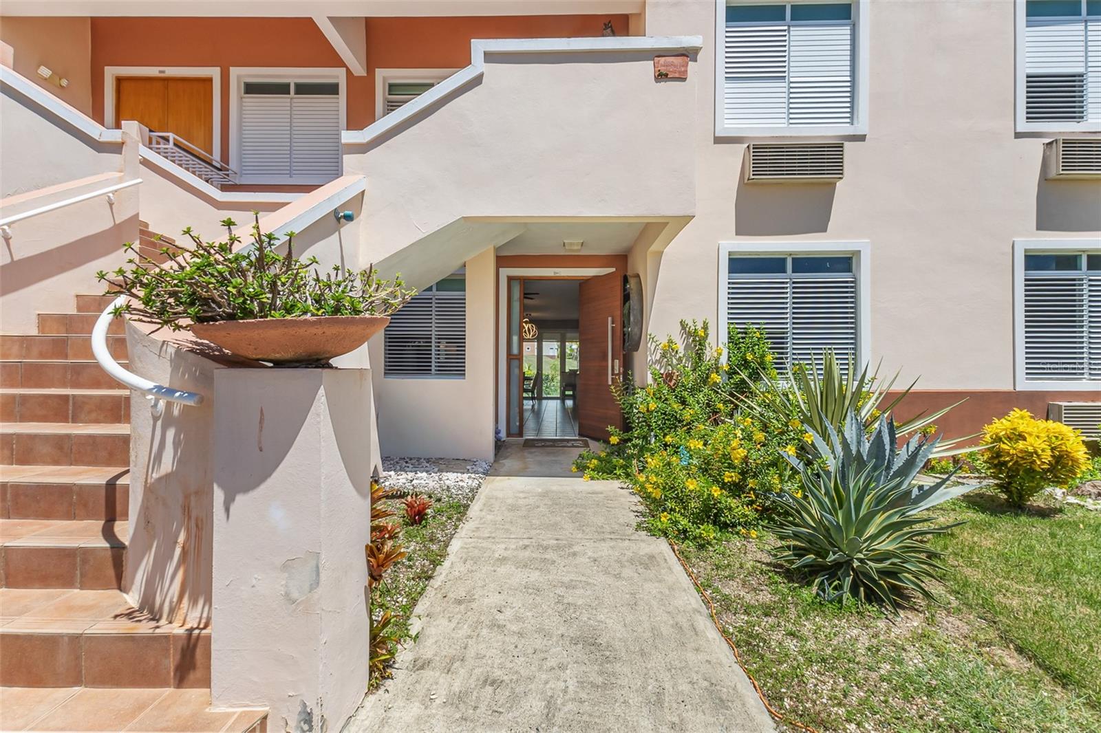 180 PALMAS DRIVE 18-A