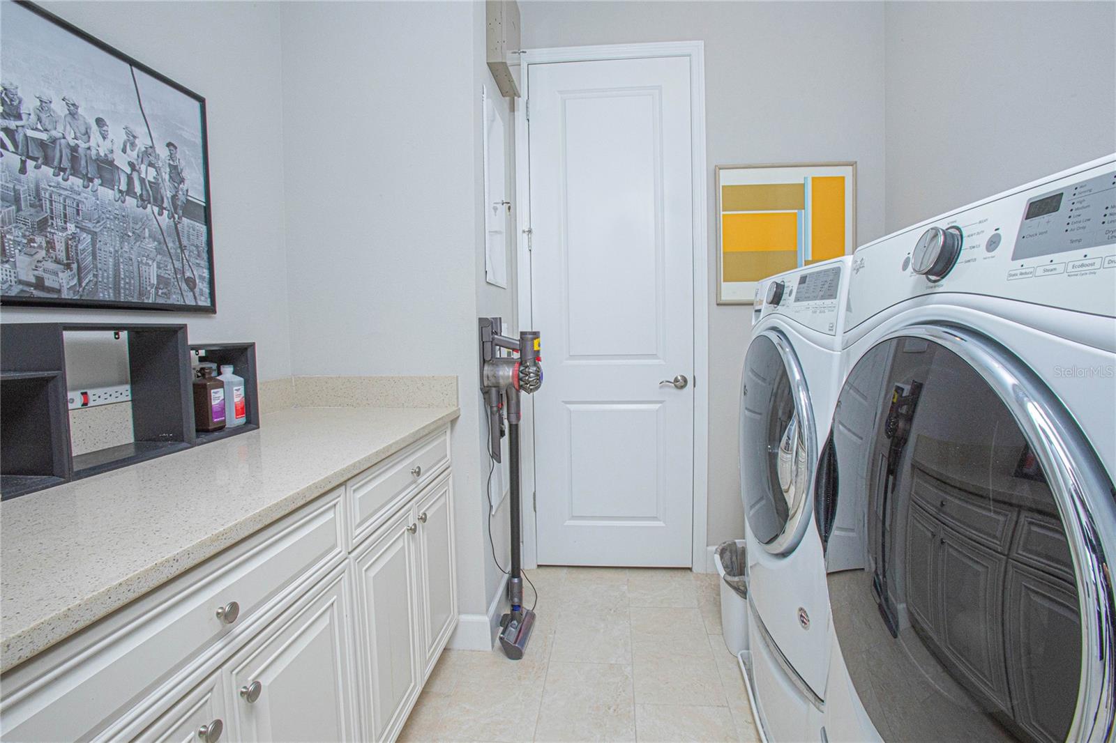 LAUREATE PARK - Residential