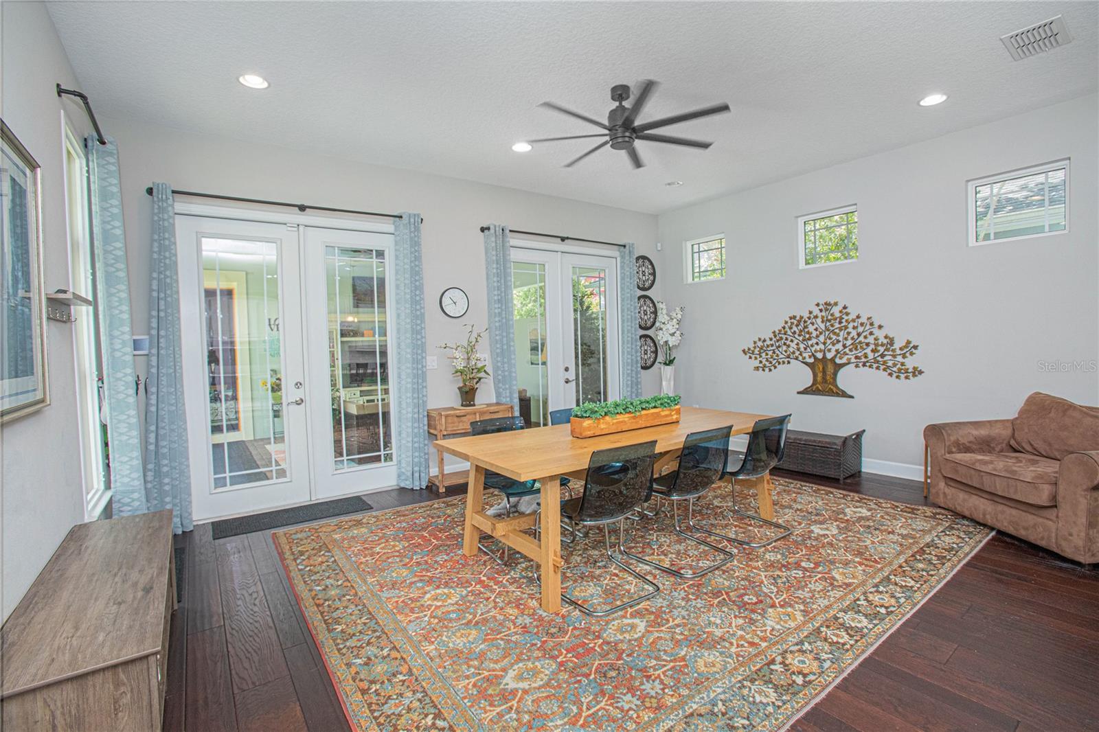 LAUREATE PARK - Residential