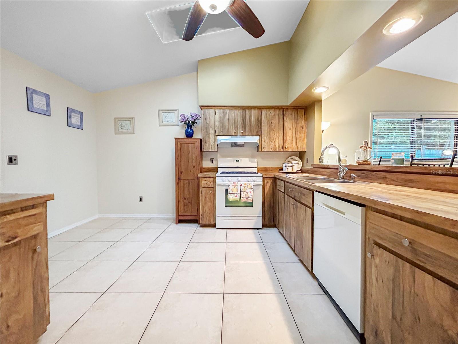 STERLING OAKS - Residential