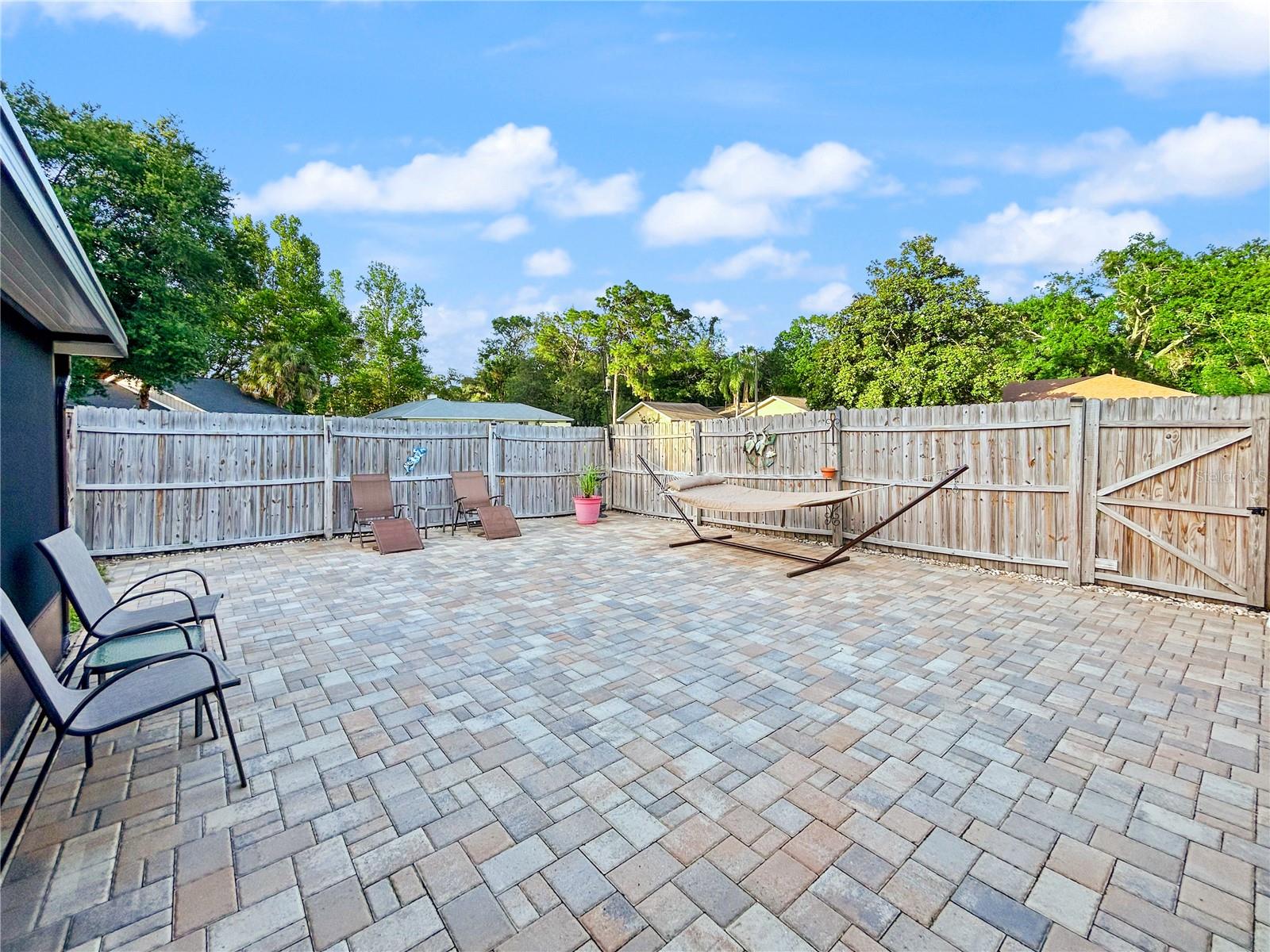 STERLING OAKS - Residential