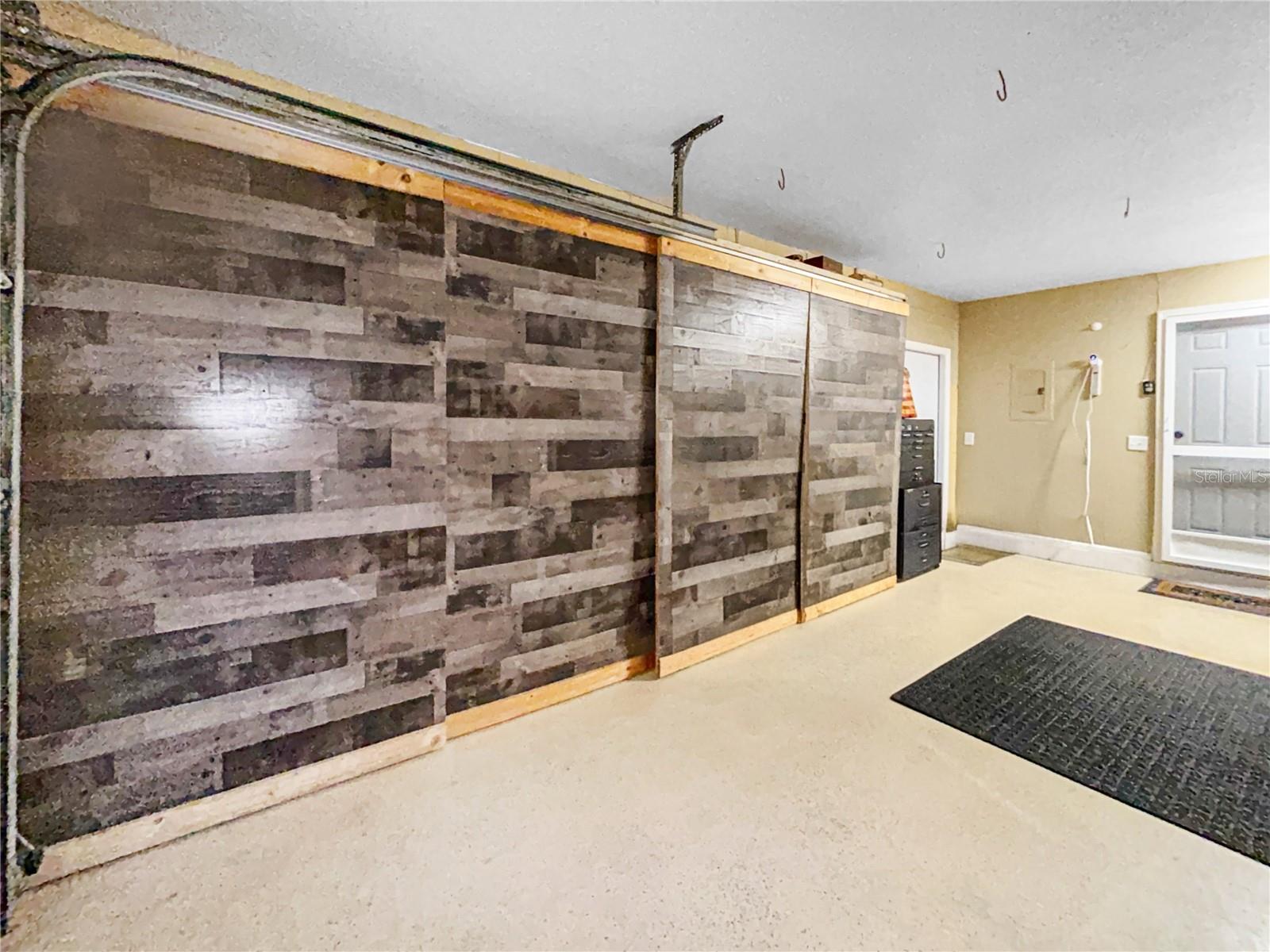 STERLING OAKS - Residential