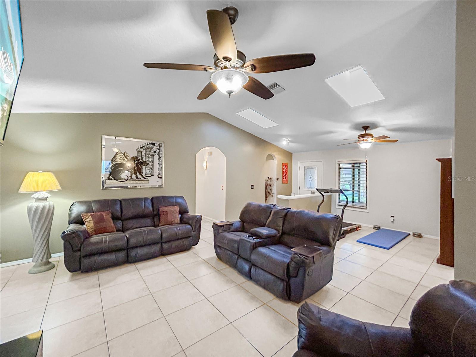 STERLING OAKS - Residential