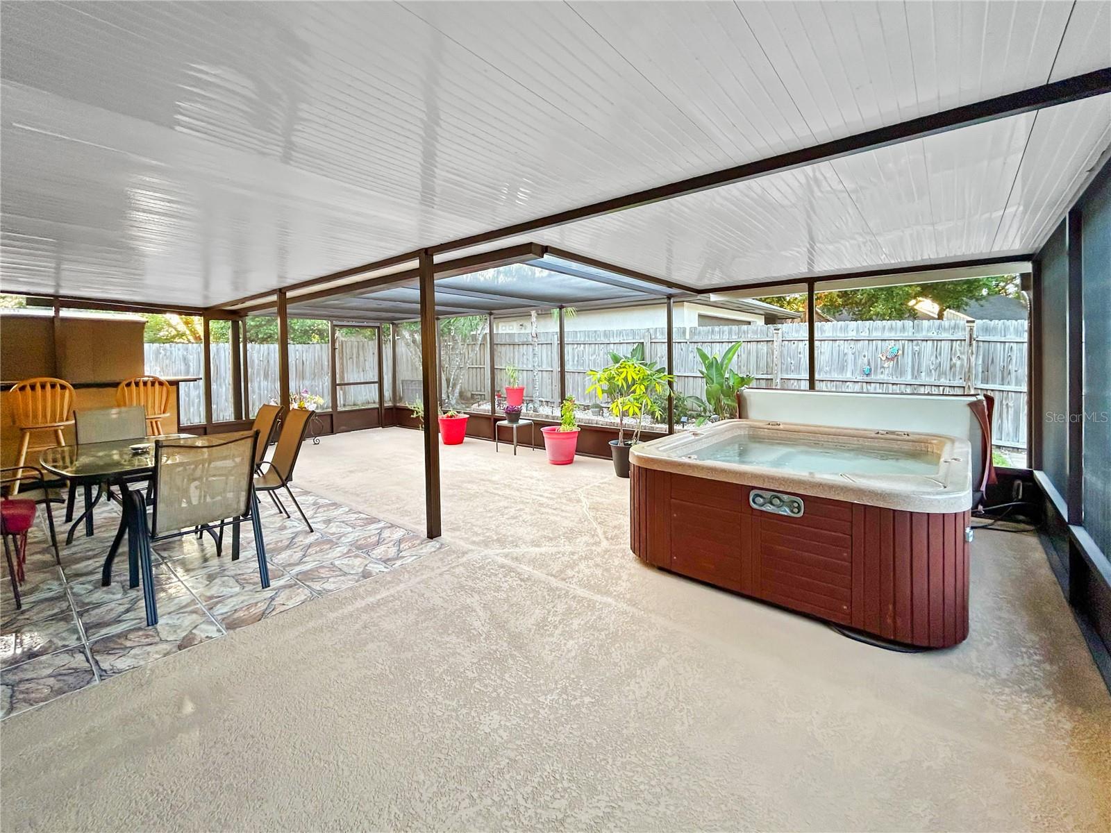 STERLING OAKS - Residential