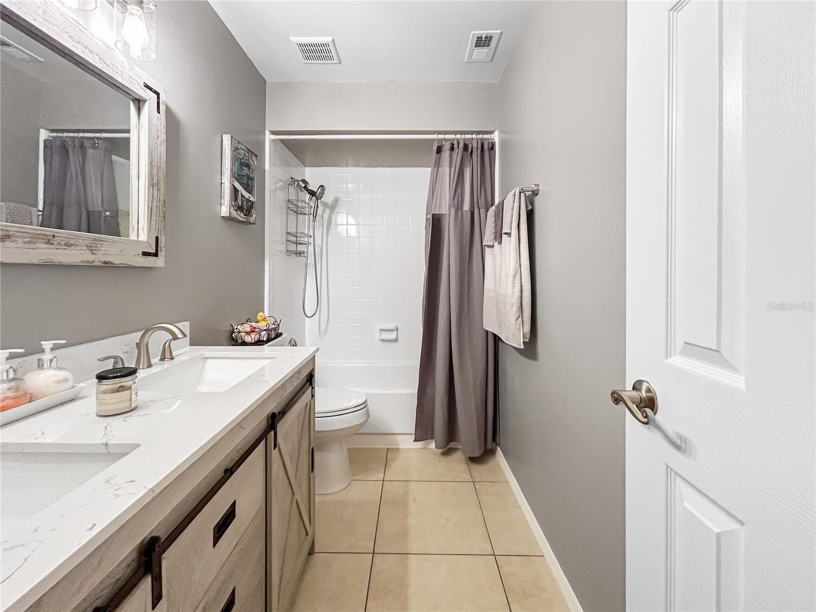 STERLING OAKS - Residential