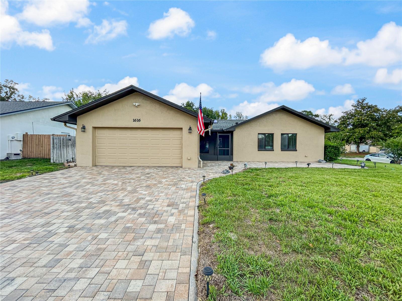 STERLING OAKS - Residential