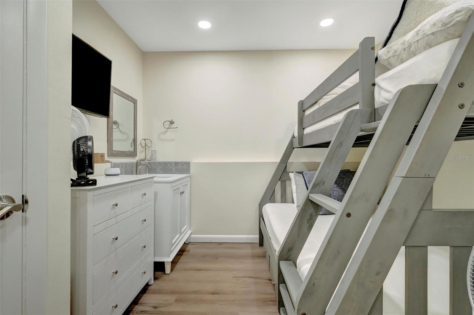 SEAMARK CONDO - Residential