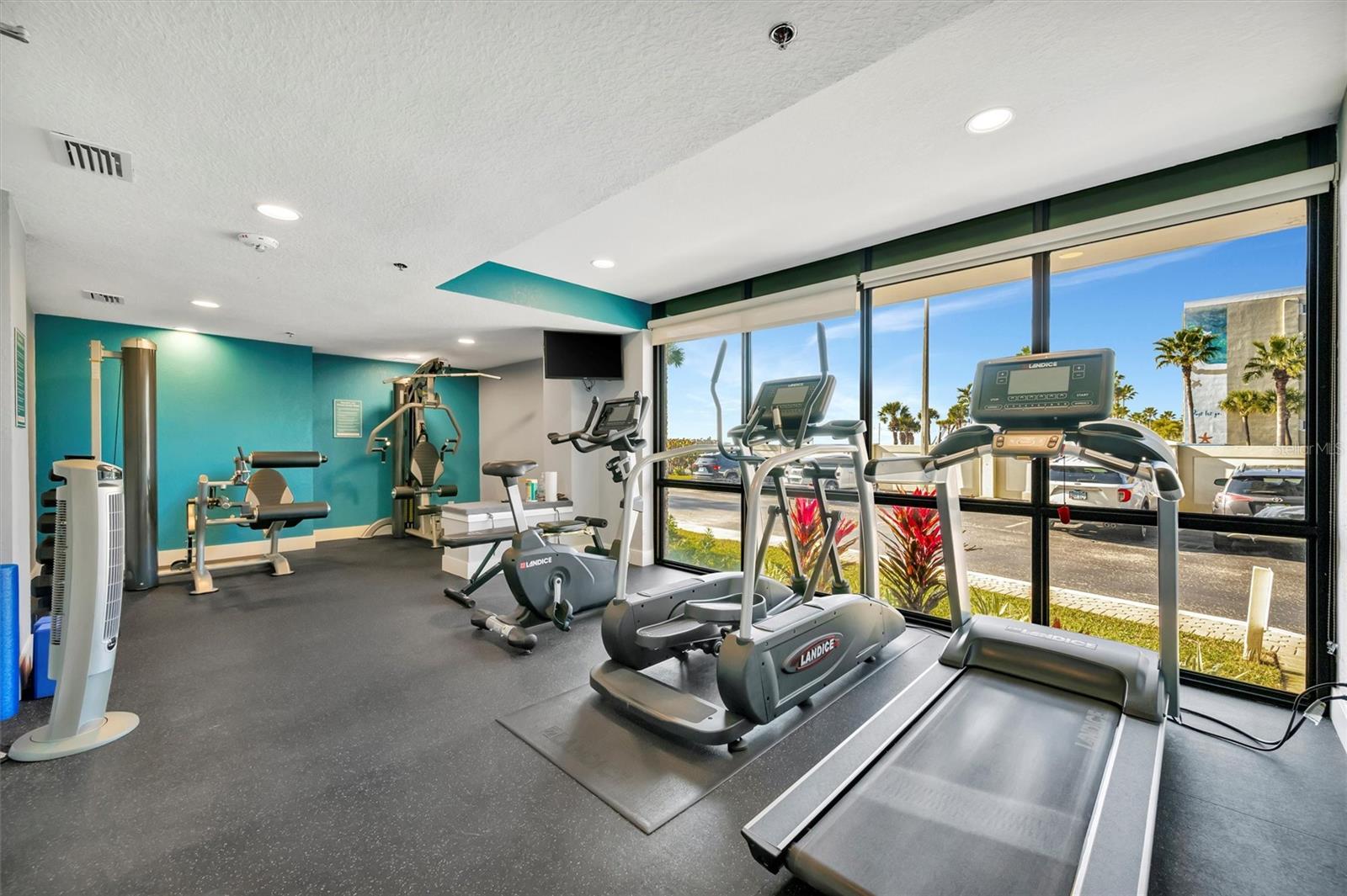 SEAMARK CONDO - Residential