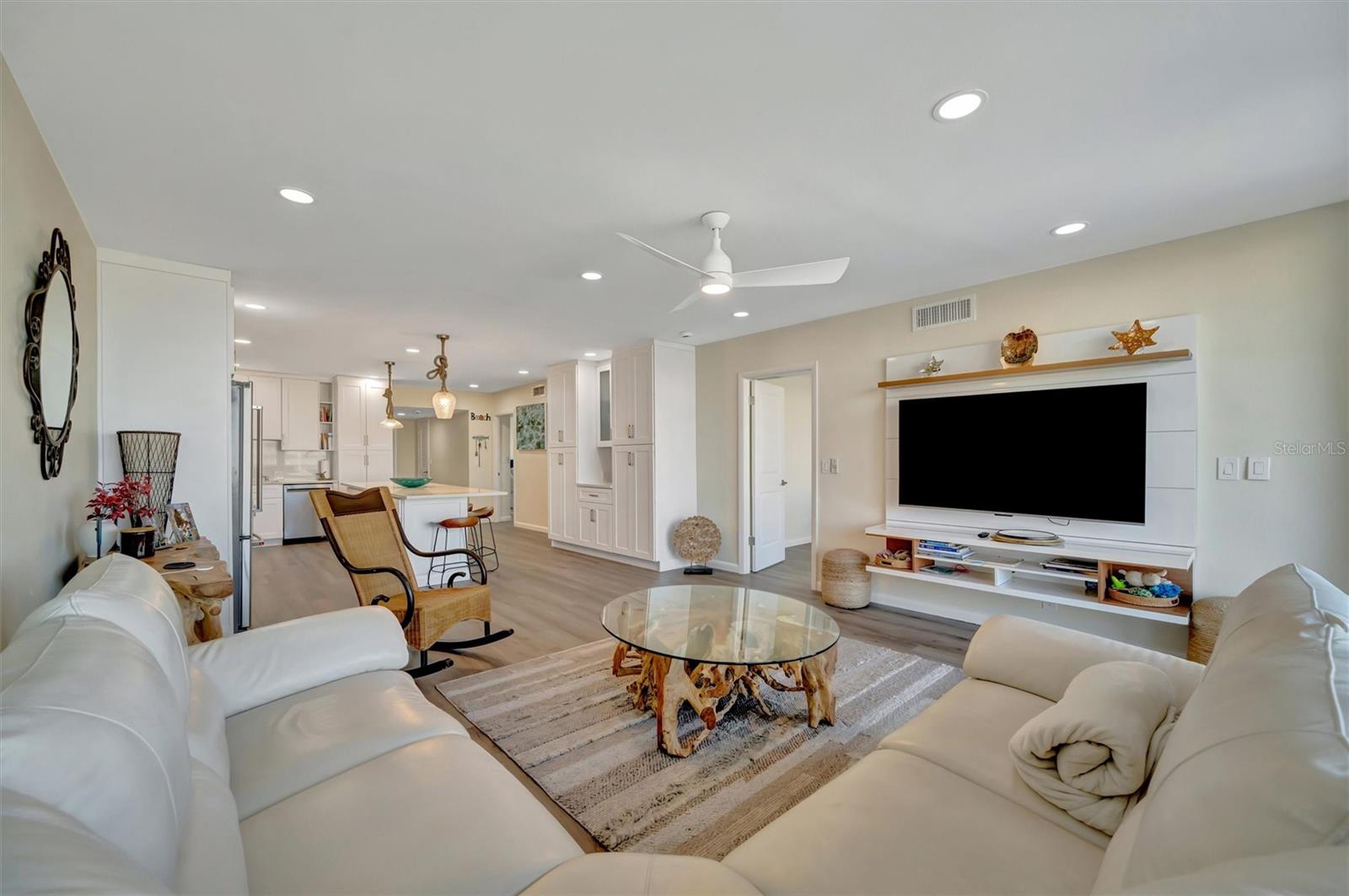 SEAMARK CONDO - Residential