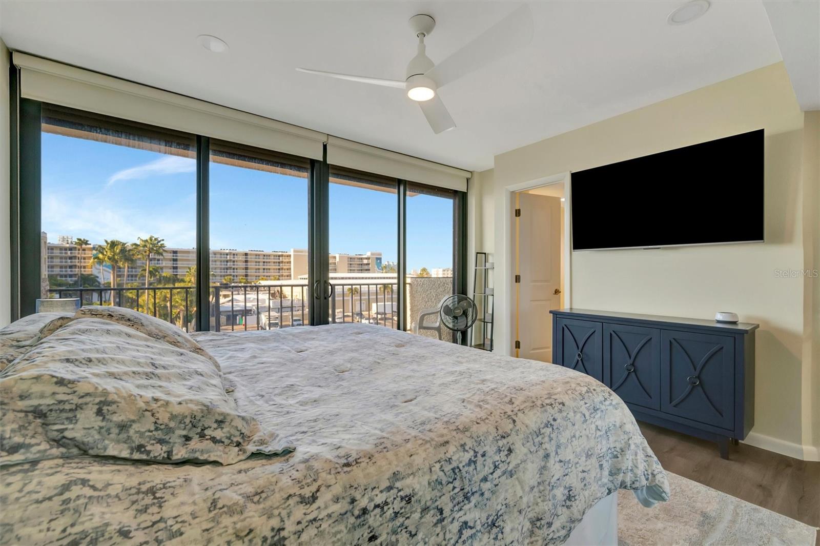 SEAMARK CONDO - Residential