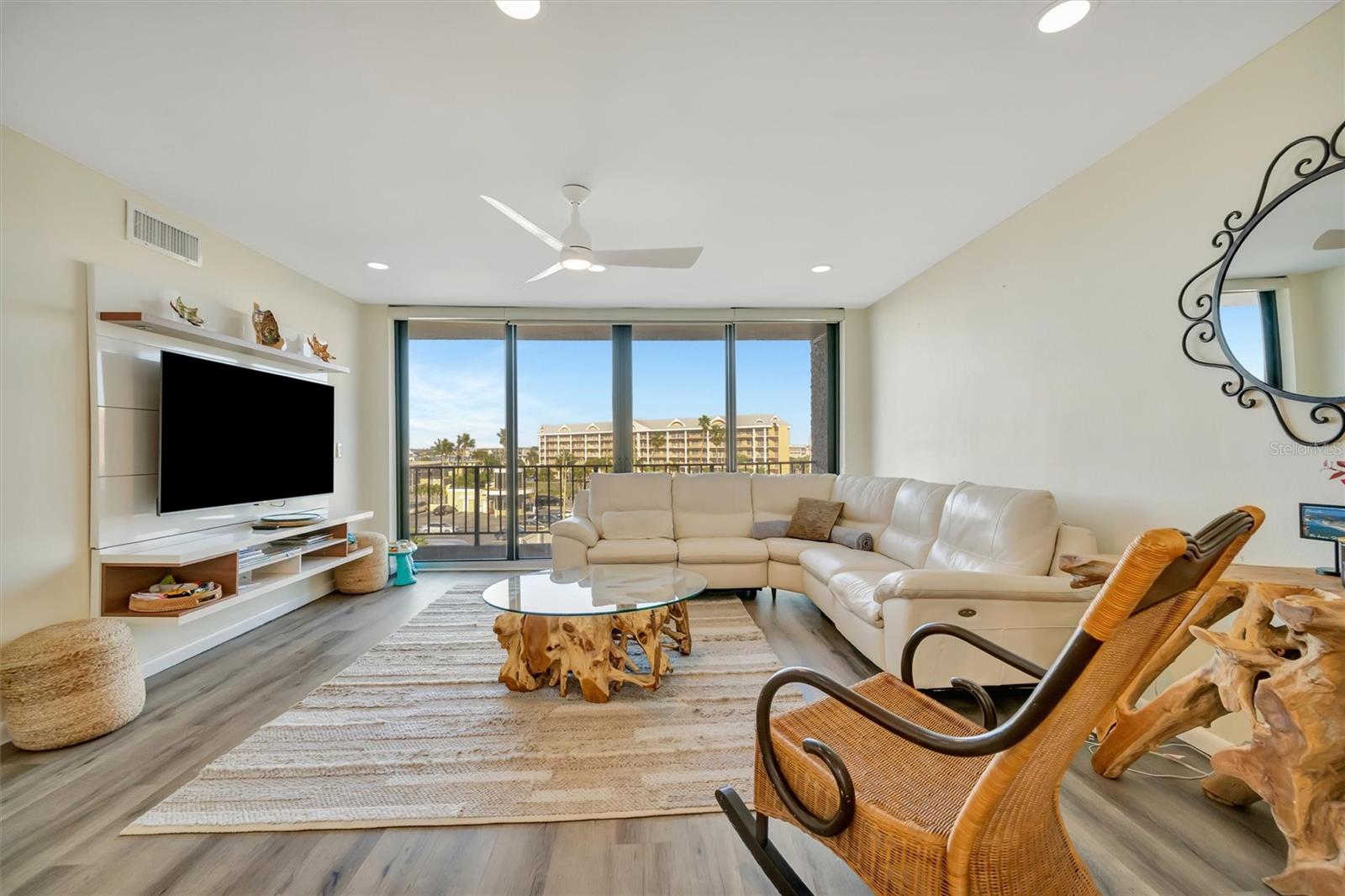 SEAMARK CONDO - Residential