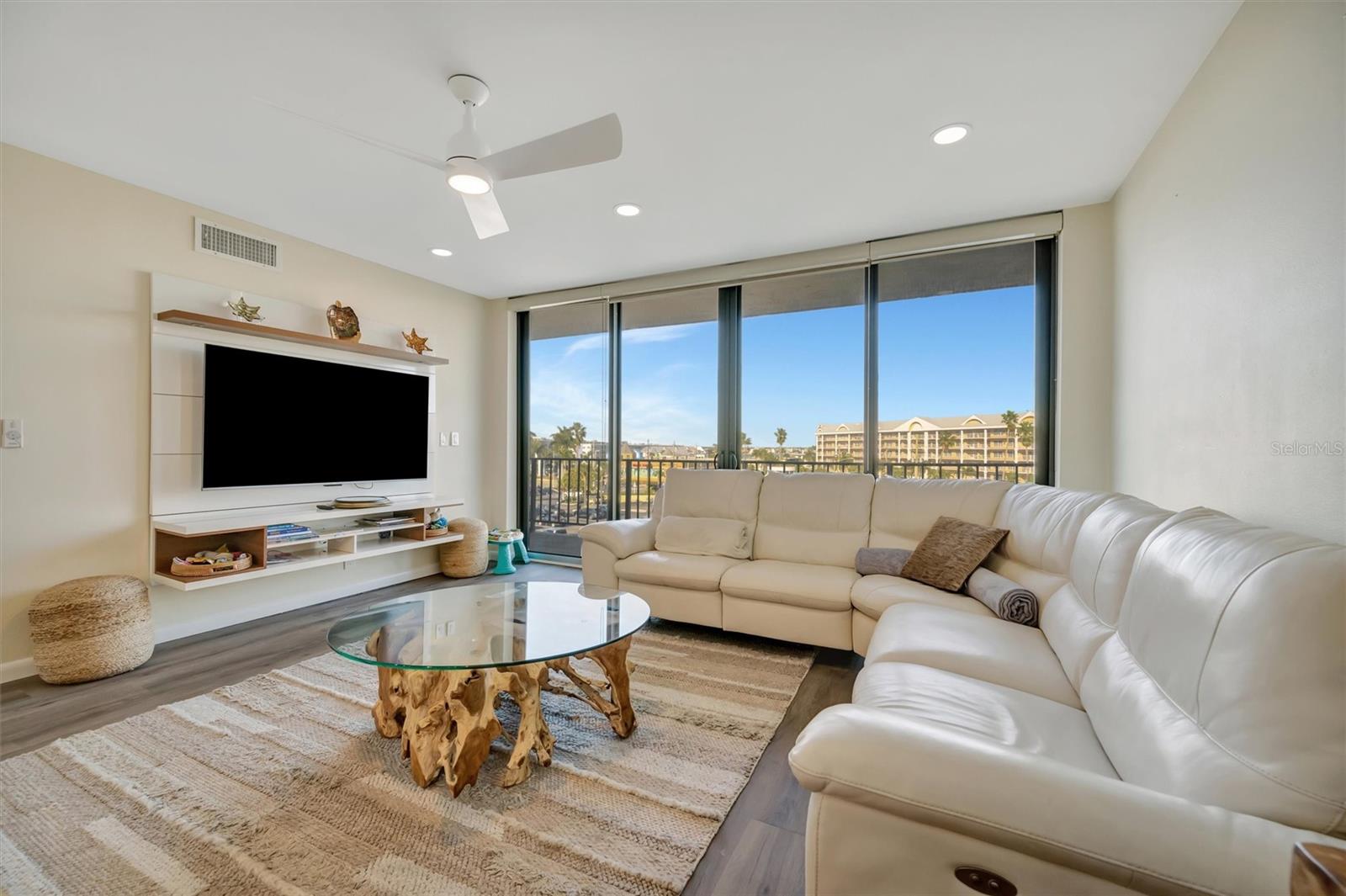 SEAMARK CONDO - Residential