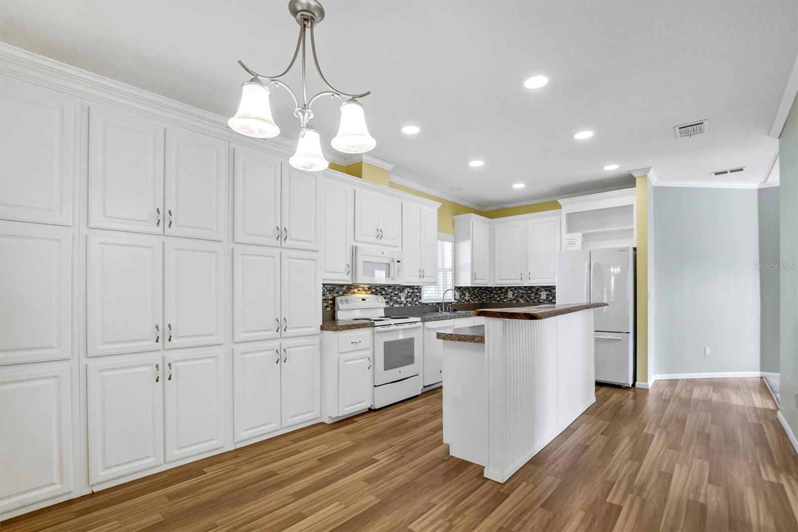 TWIN FOUNTAINS CLUB INC - Residential